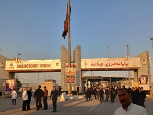 ایجاد سایبان ثابت و مه پاش برای رفاه حال زائران 