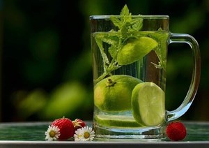 چند نوشیدنی مفید برای سمزدایی از کبد