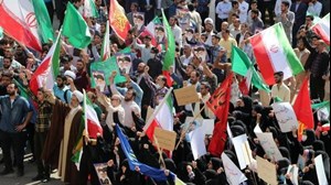 تجمع مردم و دانشگاهیان در حمایت از نیروهای مسلح